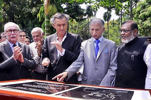 ছবিতে বোঝা যাচ্ছে না, তবে জায়গাটা বিজনেস ফ্যাকাল্টিতে।