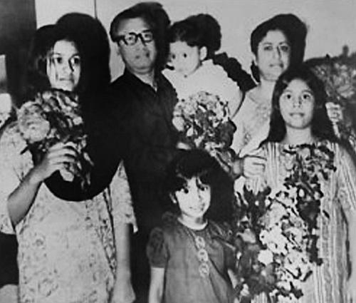 পরিবারের সাথে 
