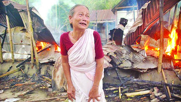 পূজার সময় মূর্তি ভাঙ্গার ফূর্তি আছে প্রয়োজন, প্রজন্ম আর কোথায় পাবে সুস্থ এমন বিনোদন?